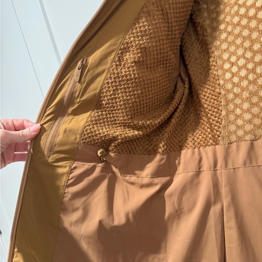 Lululemon Puffer! - Picture 9 of 10